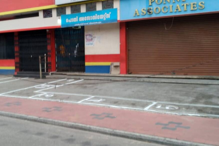  കേന്ദ്രം ഇളവുകൾ അനുവദിച്ചിട്ടും മദ്യശാലകൾ തുറക്കുന്നത് നേരത്തെ സംസ്ഥാന സർക്കാർ ഒഴിവാക്കിയിരുന്നു. കോവിഡിൻ്റെ പശ്ചാത്തലത്തിൽമദ്യശാലകൾക്ക് മുന്നിലെ തിരക്ക് ഒഴിവാക്കാനുള്ള നടപടികൾ സ്വീകരിച്ച ശേഷമേ മദ്യശാലകൾ തുറക്കാനാകൂവെന്നായിരുന്നു സർക്കാർ നിലപാട്.