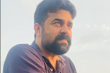 ഒരു ദിവസം മുട്ട വാങ്ങാൻ പോയതാ; നടൻ വിജയ് ബാബുവിനെ കാത്ത് മുട്ടക്കടയിൽ ഒരു സർപ്രൈസ്