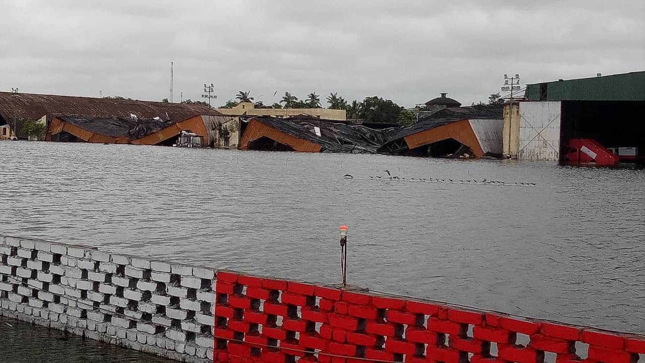  12 പേർക്ക് ജീവൻ നഷ്ടമായതായി ബംഗാള്‍ മുഖ്യമന്ത്രി മമതാ ബാനര്‍ജി അറിയിച്ചിട്ടുണ്ട്