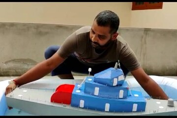 ഒഴിവു വേളയിൽ കപ്പൽ നിർമ്മിച്ച് ഒരാൾ