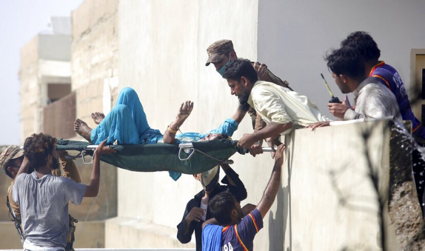  പാക് വിമാനം ഹൗസിംഗ് കോളനിയിൽ തകർന്നുവീണതിന്റെ ദൃശ്യങ്ങൾ