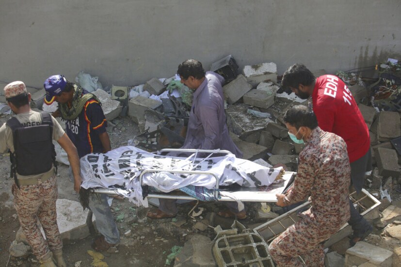  പാക് വിമാനം ഹൗസിംഗ് കോളനിയിൽ തകർന്നുവീണതിന്റെ ദൃശ്യങ്ങൾ