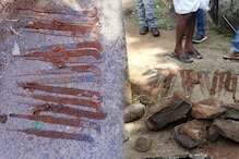 പൊന്നാനിയിൽ ക്ഷേത്രത്തിന് സമീപം ഒളിപ്പിച്ച നിലയിൽ വടിവാളുകൾ; പൊലീസ് അന്വേഷണം തുടങ്ങി