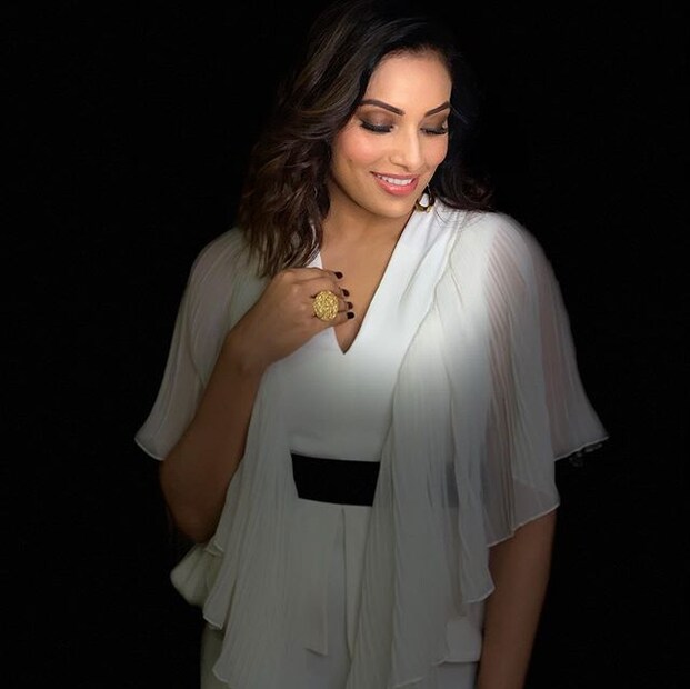  നിരവധി സൗന്ദര്യ വര്‍ധക ഉത്പന്നങ്ങളുടെ പരസ്യങ്ങള്‍ക്കായി തന്നെ സമീപിച്ചിരുന്നു. ഭീമമായ തുകയായിരുന്നു പലരും വാഗ്ദാനം ചെയ്തിരുന്നത്. എന്നാല്‍ താന്‍ വിശ്വസിച്ചിരുന്ന ആദര്‍ശങ്ങളില്‍ ഉറച്ചുനില്‍ക്കുകയായിരുന്നുവെന്നും ബിപാഷ. (Bipasha Basu/Instagram)