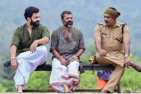 Prithviraj about Sachy | ഇത്രയും ആഴത്തിൽ ദുഃഖം അനുഭവിച്ചത് 23 വർഷം മുമ്പ്; ഹൃദയവേദന വാക്കുകളിൽ പകർത്തി പൃഥ്വിരാജ് Prithviraj about Sachy | ഇത്രയും ആഴത്തിൽ ദുഃഖം അനുഭവിച്ചത് 23 വർഷം മുമ്പ്; ഹൃദയവേദന വാക്കുകളിൽ പകർത്തി പൃഥ്വിരാജ്