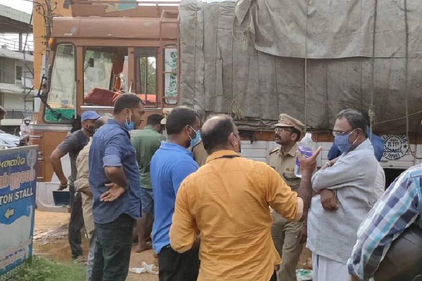  ബംഗളൂരുവില്‍ നിന്നും ലോറിയില്‍ കൊണ്ടു വരികയായിരുന്ന സിബിഎസ്ഈ പാഠപുസ്തകങ്ങളോടൊപ്പം ഒളിപ്പിച്ചു കടത്തിയ 65 കിലോ കഞ്ചാവാണ് കഴിഞ്ഞ മെയ് 23 ന് പിടികൂടിയത്.