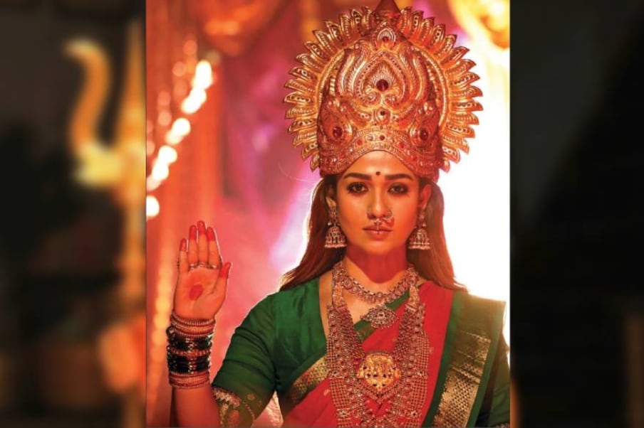  ആർ.ജെ.ബാലാജിയും എൻ.ജെ.ശരവണനും ചേർന്നാണ് ചിത്രം സംവിധാനം ചെയ്യുന്നത്. ആർ.ജെ.ബാലാജിയും ചിത്രത്തിൽ ഒരു പ്രധാന കഥാപാത്രത്തെ അവതരിപ്പിക്കുന്നുണ്ട്