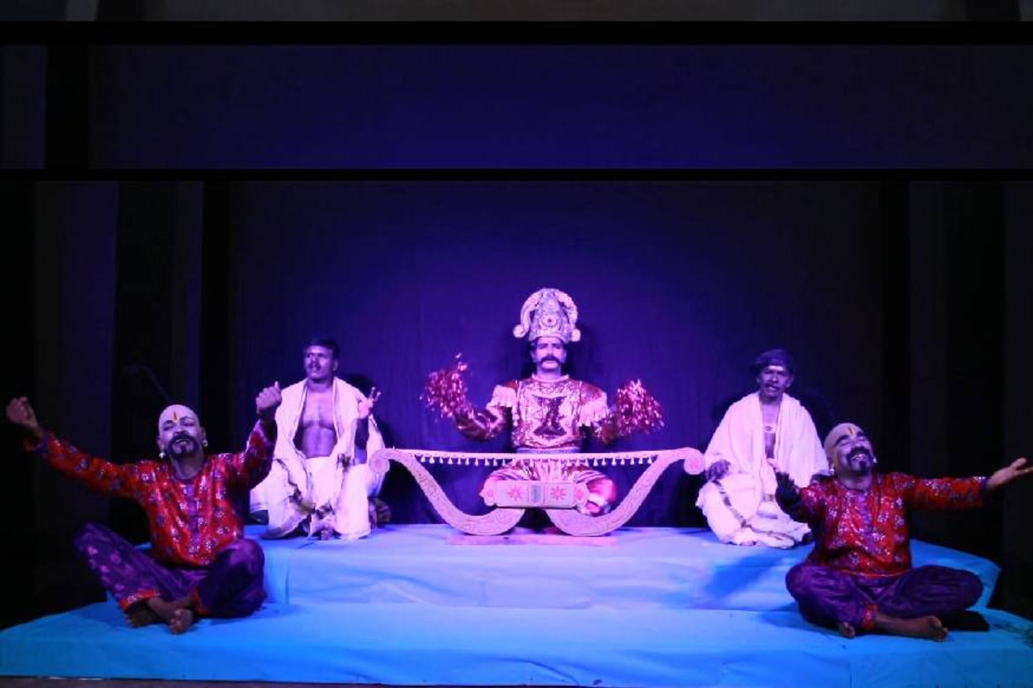 COVID 19 പോരാട്ടത്തിൽ പൊലീസിന്റെ പ്രവർത്തനങ്ങൾ അടയാളപ്പെടുത്തി 'വിൽകലാമേള'