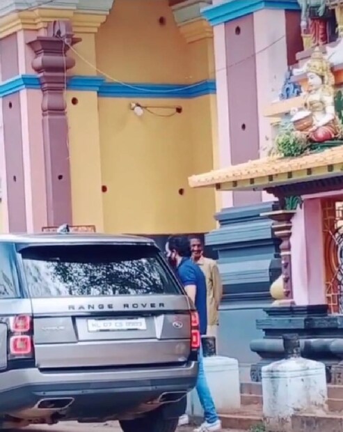  പൃഥ്വിരാജിന്റെ അപ്രതീക്ഷിത വരവ് കണ്ടു നാട്ടുകാരും അമ്പരന്നു