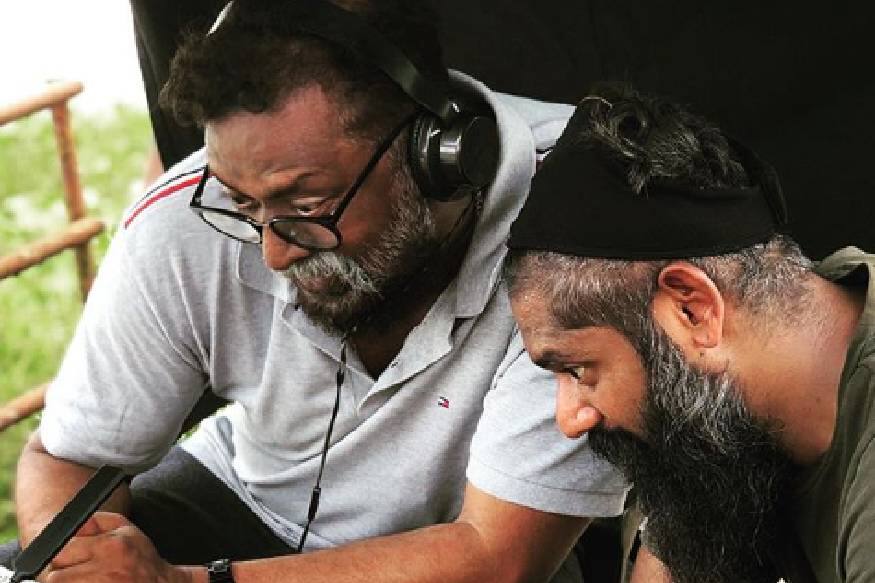 ലോക്ക്ഡൗണിന് ശേഷം ചിത്രീകരണം തുടങ്ങി, ചുരുങ്ങിയ ദിവസങ്ങൾക്കുള്ളിൽ തന്നെ പൂർത്തീകരിച്ച മലയാള ചിത്രമെന്ന ക്രെഡിറ്റുമായി ലാൽ, മകൻ ലാൽ ജൂനിയർ എന്നിവർ ചേർന്ന് സംവിധാനം ചെയ്ത സുനാമി ലോക്ക്ഡൗണിന് ശേഷം ചിത്രീകരണം തുടങ്ങി, ചുരുങ്ങിയ ദിവസങ്ങൾക്കുള്ളിൽ തന്നെ പൂർത്തീകരിച്ച മലയാള ചിത്രമെന്ന ക്രെഡിറ്റുമായി ലാൽ, മകൻ ലാൽ ജൂനിയർ എന്നിവർ ചേർന്ന് സംവിധാനം ചെയ്ത സുനാമി