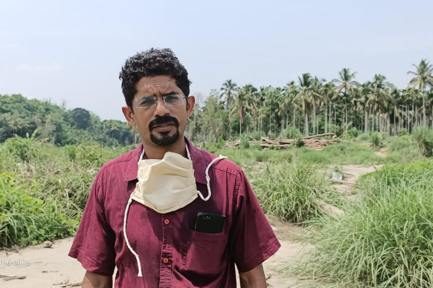 കുത്തിയൊലിച്ചു വന്ന ചാലിയാറിന്റെ പ്രളയ ജലം നിലമ്പൂർ മുക്കം സ്വദേശി ബിനു ഫിലിപ്പിന്റെ ജീവിതം ഒഴുകി കൊണ്ടു പോയിട്ട് 10 മാസം തികയുക ആണ്. ചാലിയാറും കാരാടൻ പുഴയും അതിരിട്ട ഒരു തുരുത്തിൽ ആയിരുന്നു ബിനുവിന്റെ ആറ് ഏക്കർ വരുന്ന സ്വപ്നഭൂമി.