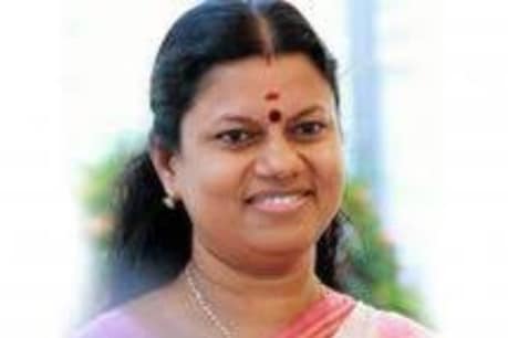അറസ്റ്റിലായ യൂത്ത് കോൺഗ്രസ് നേതാവിനെ സംരക്ഷിക്കുന്നു; കൊല്ലം DCC അധ്യക്ഷ ബിന്ദുകൃഷ്ണയ്ക്കെതിരെ പോസ്റ്റർ അറസ്റ്റിലായ യൂത്ത് കോൺഗ്രസ് നേതാവിനെ സംരക്ഷിക്കുന്നു; കൊല്ലം DCC അധ്യക്ഷ ബിന്ദുകൃഷ്ണയ്ക്കെതിരെ പോസ്റ്റർ