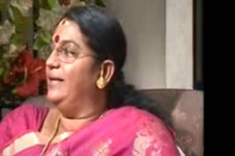 Usha Rani | ആരെയും മനസ്സറിഞ്ഞ് സഹായിക്കുന്ന ഉഷാറാണിയുടെ മൃതദേഹം വിട്ടുകിട്ടാൻ കമൽ ഹാസന്റെ ഇടപെടൽ Usha Rani | ആരെയും മനസ്സറിഞ്ഞ് സഹായിക്കുന്ന ഉഷാറാണിയുടെ മൃതദേഹം വിട്ടുകിട്ടാൻ കമൽ ഹാസന്റെ ഇടപെടൽ