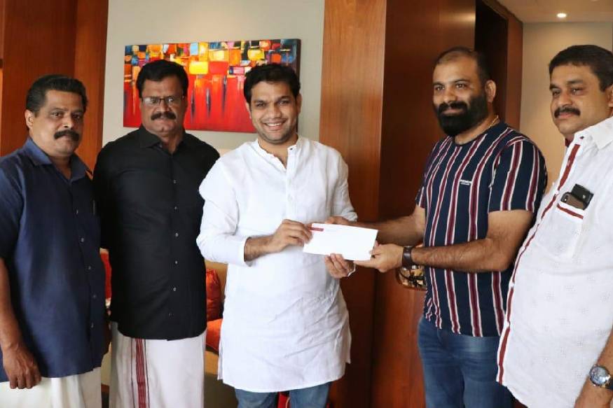 ഓൺലൈൻ പഠനത്തിനായുള്ള ടാബ്‌ലറ്റ് ചലഞ്ചിൽ ജയസൂര്യയുടെ 'വെള്ളം' സിനിമാ സംഘവും
