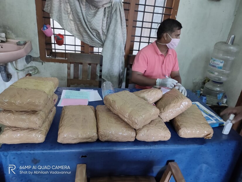  ആലുവയിലേക്ക് അരി ലോഡുമായി വന്ന ലോറിയിൽ കടത്തിയ കഞ്ചാവ് പിടികൂടിയത് ഈ മാസം ഒന്നിന്
