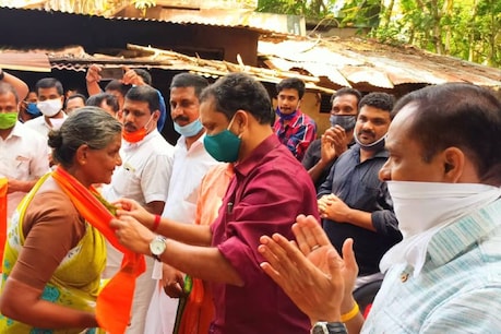 തിരുവനന്തപുരത്ത് സിപിഎം അംഗങ്ങള് ഉള്പ്പെടെ 49 കുടുംബങ്ങള് ബിജെപിയില് തിരുവനന്തപുരത്ത് സിപിഎം അംഗങ്ങള് ഉള്പ്പെടെ 49 കുടുംബങ്ങള് ബിജെപിയില്