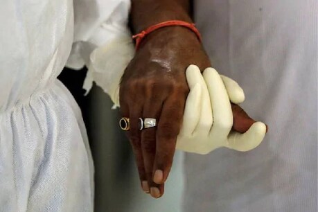 രാത്രി യാത്രാ നിരോധനത്തിൽ ഇളവ് നൽകി കേന്ദ്രം; ബസുകൾക്കും ചരക്ക് വാഹനങ്ങൾക്കും അനുമതി രാത്രി യാത്രാ നിരോധനത്തിൽ ഇളവ് നൽകി കേന്ദ്രം; ബസുകൾക്കും ചരക്ക് വാഹനങ്ങൾക്കും അനുമതി