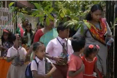 World Environment Day | തളിരിടട്ടെ പ്രകൃതി സ്നേഹം; പ്രകൃതിയെ സ്നേഹിക്കാൻ തുടങ്ങുന്ന കുട്ടിയിലൂടെ കഥ പറയുന്ന ഹ്രസ്വചിത്രം പുറത്തിറങ്ങി World Environment Day | തളിരിടട്ടെ പ്രകൃതി സ്നേഹം; പ്രകൃതിയെ സ്നേഹിക്കാൻ തുടങ്ങുന്ന കുട്ടിയിലൂടെ കഥ പറയുന്ന ഹ്രസ്വചിത്രം പുറത്തിറങ്ങി