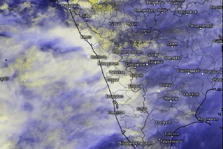 Heavy Rain | കേരളത്തിലെ അഞ്ചുജില്ലകളിൽ ഇന്ന് കനത്ത മഴയ്ക്ക് സാധ്യത; പ്രവചനവുമായി 'തമിഴ്നാട് വെതർമാൻ' Heavy Rain | കേരളത്തിലെ അഞ്ചുജില്ലകളിൽ ഇന്ന് കനത്ത മഴയ്ക്ക് സാധ്യത; പ്രവചനവുമായി 'തമിഴ്നാട് വെതർമാൻ'