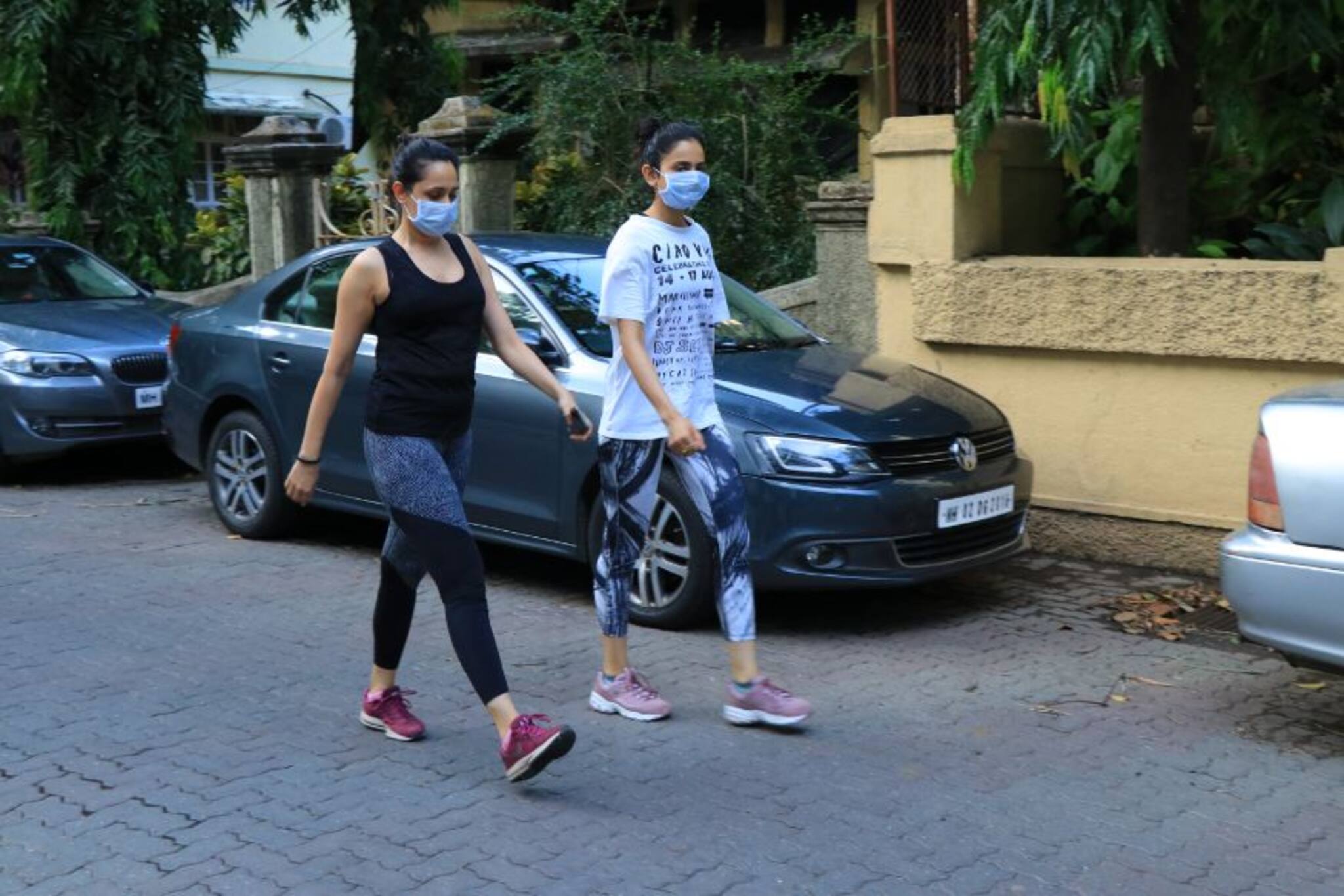 Lockdown|80 ദിവസം വീടിനുള്ളിൽ; ലോക്ക്ഡൗൺ ഇളവിൽ പുറത്തേക്കിറങ്ങി ബോളിവുഡ് താരങ്ങൾ