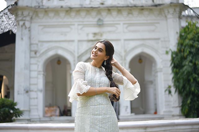  ബോളിവുഡിൽ പുറത്തു നിന്ന് വരുന്നവർ വിവേചനത്തിന് ഇരയാകുന്നുണ്ട്. ഇല്ലെന്ന് താൻ ഒരിക്കലും പറഞ്ഞിട്ടില്ല. പക്ഷേ, അതിൽ ബോളിവുഡിലുള്ളവർക്കും മാധ്യമങ്ങൾക്കും പ്രേക്ഷകർക്കും പങ്കുണ്ട്. (Image:taapsee pannu/instagram)