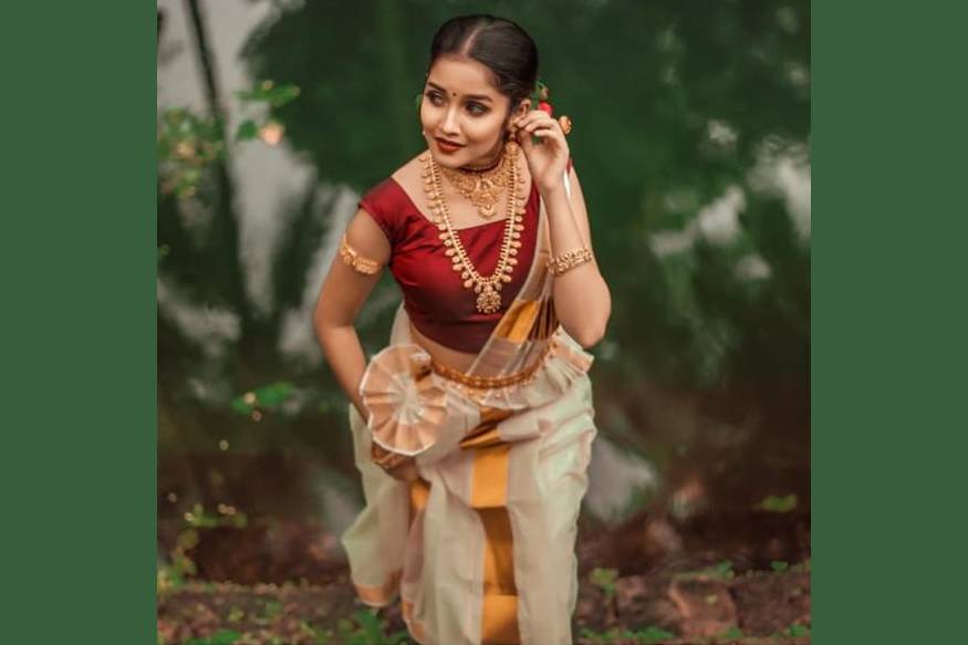 ബാലതാരമായി മലയാള സിനിമയിൽ എത്തിയ അനിഖ തമിഴ് ചിത്രം 'വിശ്വാസത്തിൽ' നയൻതാരയുടെയും അജിത്തിന്റെയും മകളുടെ വേഷം ചെയ്ത് ശ്രദ്ധേയയായിരുന്നു.
