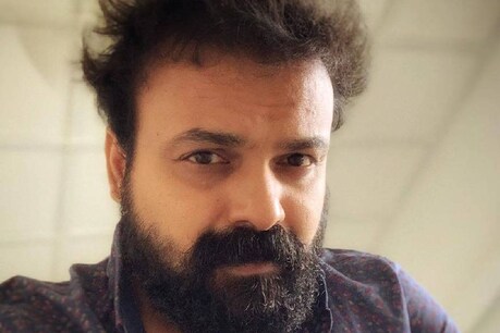 ഒരു വയസ്സുള്ള ഇസൂനെ പേടിപ്പിക്കാൻ ഇറങ്ങിയ ചാക്കോച്ചൻ; പുതിയ ഫോട്ടോയ്ക്ക് രസകരമായ ക്യാപ്ഷൻ ഒരു വയസ്സുള്ള ഇസൂനെ പേടിപ്പിക്കാൻ ഇറങ്ങിയ ചാക്കോച്ചൻ; പുതിയ ഫോട്ടോയ്ക്ക് രസകരമായ ക്യാപ്ഷൻ