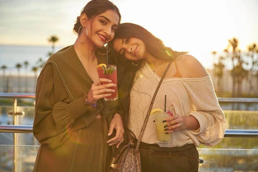  ആളുകൾക്ക് ഇപ്പോൾ ധാരാളം സമയം കിട്ടുന്നുണ്ട്. അതുകൊണ്ട് ഇതൊക്കെ അവഗണിക്കുകയാണെന്നും സോനം ട്വീറ്റിൽ വ്യക്തമാക്കി