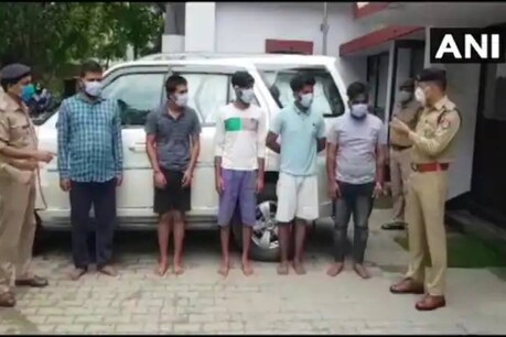 മക്കൾക്ക് മുന്നിൽ വച്ച് മാധ്യമ പ്രവർത്തകനെ വെടിവച്ചു കൊലപ്പെടുത്താൻ ശ്രമം; അഞ്ചു പേർ പിടിയിൽ മക്കൾക്ക് മുന്നിൽ വച്ച് മാധ്യമ പ്രവർത്തകനെ വെടിവച്ചു കൊലപ്പെടുത്താൻ ശ്രമം; അഞ്ചു പേർ പിടിയിൽ