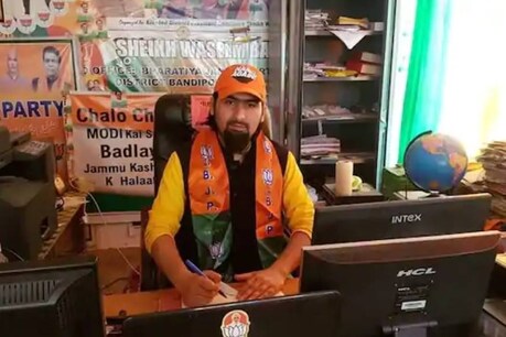 തീവ്രവാദികളുടെ ആക്രമണം; കശ്മീരിൽ ബിജെപി നേതാവ് ഉൾപ്പെടെ മൂന്ന് പേർ കൊല്ലപ്പെട്ടു തീവ്രവാദികളുടെ ആക്രമണം; കശ്മീരിൽ ബിജെപി നേതാവ് ഉൾപ്പെടെ മൂന്ന് പേർ കൊല്ലപ്പെട്ടു