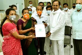 India- China| വീരമൃത്യു വരിച്ച കേണല്‍ സന്തോഷ് ബാബുവിന്റെ ഭാര്യ ഇനി ഡെപ്യൂട്ടി കളക്ടർ