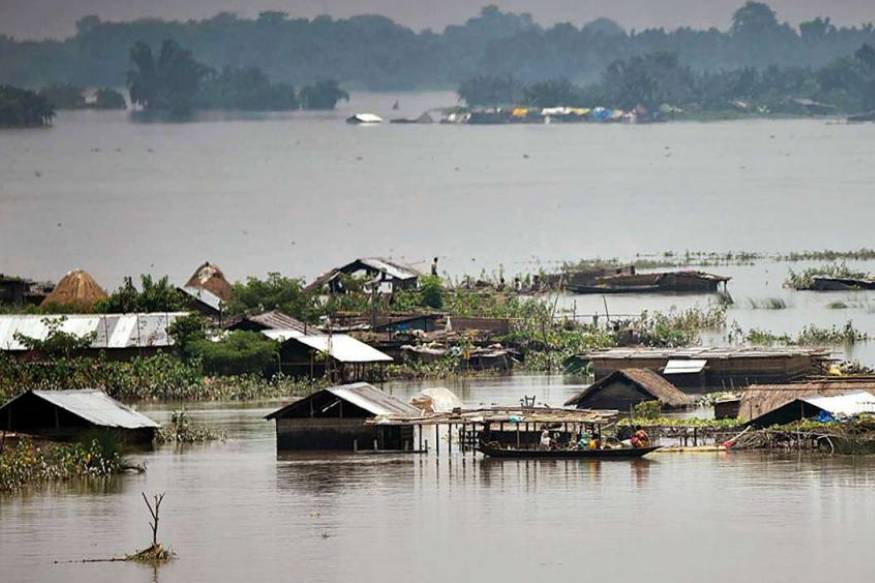 Assam Flood അസമില്‍ വെള്ളപ്പൊക്കത്തിലും മണ്ണിടിച്ചിലിലും വൻ നാശനഷ്ടം; 107 മരണം