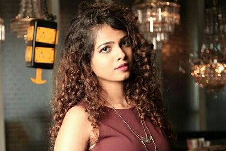 ഗായിക സന മൊയ്തൂട്ടി ആദ്യമായി മലയാള സിനിമയിൽ ആലപിച്ച ഗാനം പുറത്തിറങ്ങി ഗായിക സന മൊയ്തൂട്ടി ആദ്യമായി മലയാള സിനിമയിൽ ആലപിച്ച ഗാനം പുറത്തിറങ്ങി