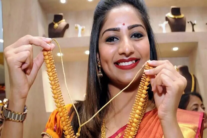  കഴിഞ്ഞ കുറേ ദിവസങ്ങളായി തുടർച്ചയായി വർധനയാണ് സ്വർണവിലയിൽ രേഖപ്പെടുത്തുന്നത്. ഇന്നലെ പവന് 320 രൂപ വര്‍ധിച്ച് 39,720 രൂപയിലെത്തിയിരുന്നു.