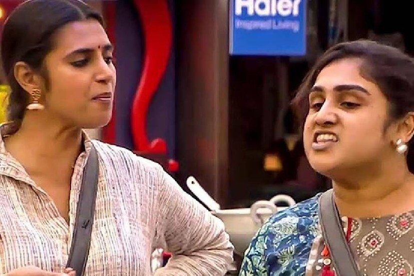  കാപട്യത്തെക്കുറിച്ചുള്ള നടി കസ്തുരിയുടെ ട്വീറ്റ് വനിതാ വിജയകുമാറിനെ ഉദ്ദേശിച്ചാണെന്ന് സോഷ്യൽ മീഡിയ. ബിഗ് ബോസ് മത്സരാർത്ഥികളും അഭിനേതാക്കളുമായ ഇവർ പരസ്പരം ലോഹ്യത്തിലല്ല. കഴിഞ്ഞ ദിവസം കസ്തുരി പോസ്റ്റ് ചെയ്ത ട്വീറ്റിലെ വാക്കുകളാണ് ഇപ്പോൾ ചർച്ചാവിഷയമാവുന്നത്