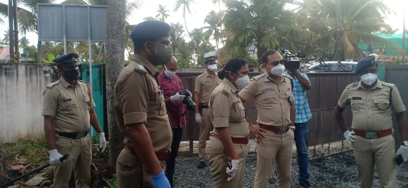  സമ്പർക്കത്തിലൂടെ 12 ഓളം പേർക്കാണ് ചെല്ലാനത്ത് രോഗം സ്ഥിരീകരിച്ചത്.