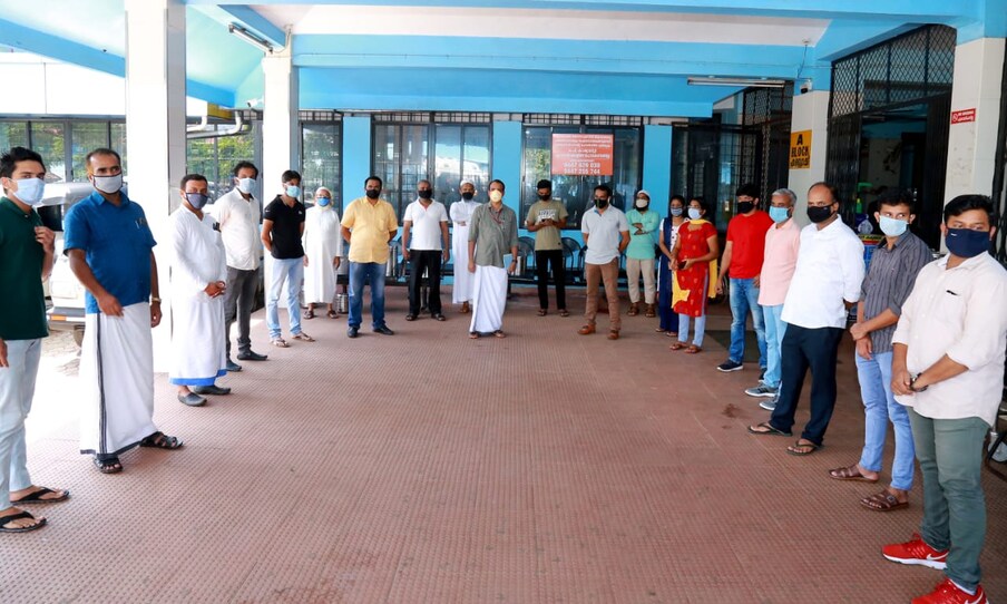  ഡോ. ഷിനാസ് ബാബുവിന്റെ ഒരു സന്ദേശത്തെ തുടർന്ന് മഞ്ചേരി മെഡിക്കൽ കോളേജിൽ 22 പേരാണ് ശനിയാഴ്ച പ്ലാസ്മ ദാനം ചെയ്യാൻ എത്തിയത്.