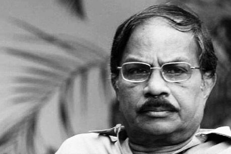 എം ടിക്ക് 87 ന്റെ മധുരം; കോവിഡിൽ കാലം തളംകെട്ടി നിൽക്കുമ്പോഴും മലയാളി വായിച്ചുകൊണ്ടിരിക്കുന്ന പുസ്തകം എം ടിക്ക് 87 ന്റെ മധുരം; കോവിഡിൽ കാലം തളംകെട്ടി നിൽക്കുമ്പോഴും മലയാളി വായിച്ചുകൊണ്ടിരിക്കുന്ന പുസ്തകം