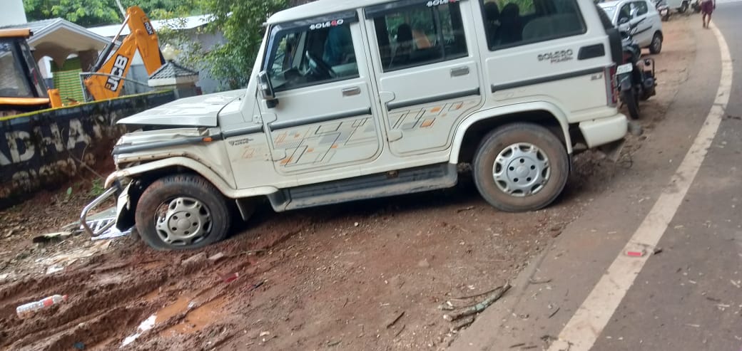  സംഭവത്തെ കുറിച്ച് സാലിഹ് പറയുന്നതിങ്ങനെ;" ആ സമയത്ത് വല്ലാതെ പേടിച്ചിരുന്നു. ജീവൻ കിട്ടിയത് ദൈവകൃപ. ജെസിബി ബ്രേക്ക് ഇടുന്ന ശബ്ദം കേട്ട് മാറാൻ തുടങ്ങിയെങ്കിലും കരുതിയതിലും വേഗത്തിൽ ജെസിബി വന്നു. ജീപ്പിൽ തട്ടിയില്ലെങ്കിൽ ,ഇപ്പൊ പറയാൻ ആളുണ്ടാകില്ല