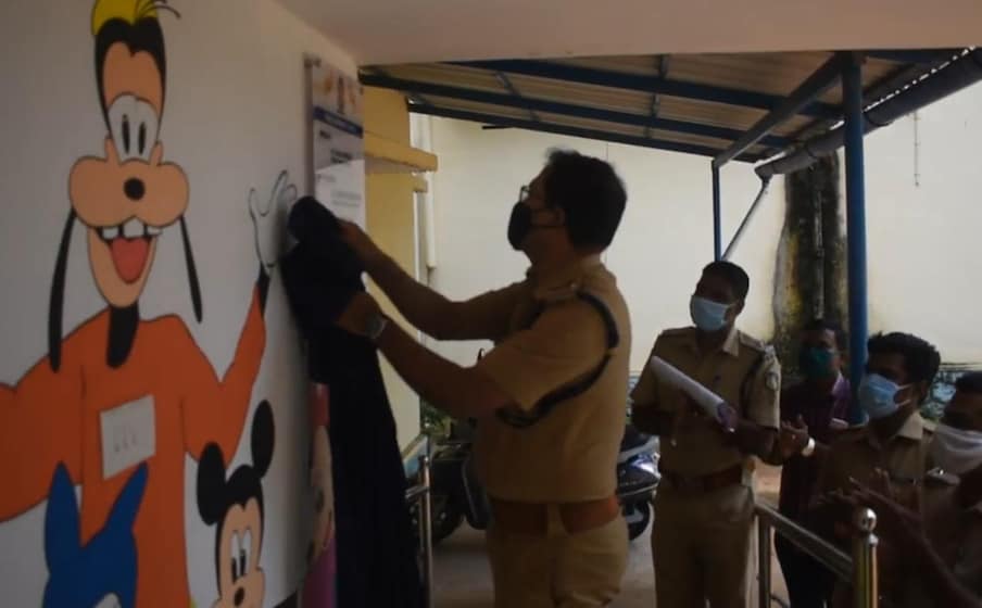  ശിശു സൗഹൃദ പൊലീസ് സ്റ്റേഷൻ ഉദ്ഘാടനം ചെയ്യുന്നു.