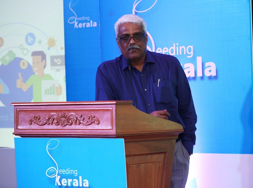  തന്റെ ചാർട്ടേഡ് അക്കൗണ്ടന്റ് വേണുഗോപാലുമായി 25 വർഷത്തിലധികം ബന്ധമുണ്ട്. ചാർട്ടേഡ് അക്കൗണ്ടന്റിന്റെ മറ്റ് പണമിടപാടുകളെക്കുറിച്ച് തനിക്ക് അറിവില്ലായിരുന്നു. കുറ്റപത്രത്തിൽ ആശയക്കുഴപ്പം ഉണ്ടാക്കും വിധം വാട്ട്സ് ആപ്പ് സന്ദേശത്തെ സ്വർണ്ണക്കടത്തുമായി ഇ.ഡി ബന്ധിപ്പിച്ചിരിക്കുന്നു. താനും ചാർട്ടേഡ് അക്കൗണ്ടന്റും സ്വർണ്ണക്കടത്തിൽ പങ്കാളികളാണെന്ന് വരുത്തി തീർക്കാൻ മനഃപൂർവ്വം ശ്രമം നടക്കുന്നതായി ശിവശങ്കർ ആരോപിക്കുന്നു.