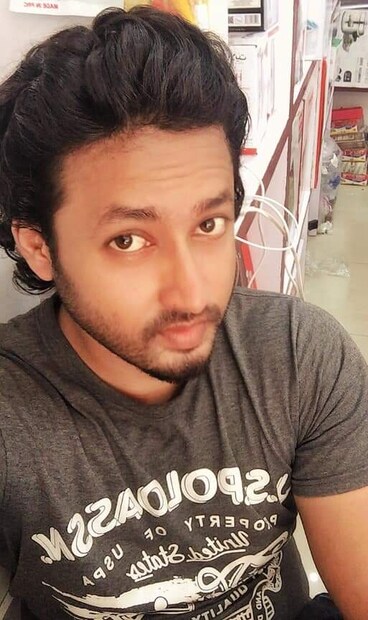  ടിക് ടോക് വീഡിയോയിലൂടെയാണ് മലപ്പുറം പൊന്നാനി സ്വദേശിനിയായ 23 കാരിയെ പരിചയപ്പെടുന്നത്. പിന്നീട് ഷാനവാസ് യുവതിയെ കൊച്ചിയില്‍ എത്തിച്ചു.