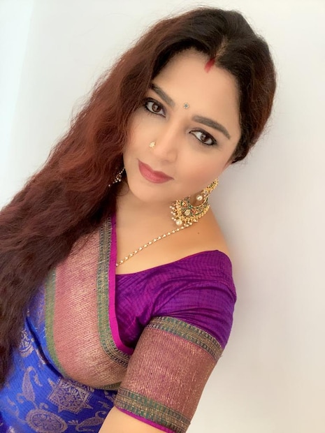 Khushbu Sundar under goes surgery for her right eye and here is the details