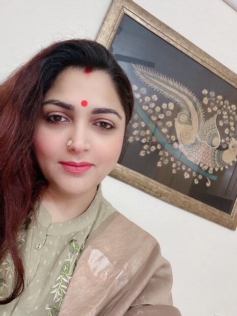 Khushbu Sundar under goes surgery for her right eye and here is the details