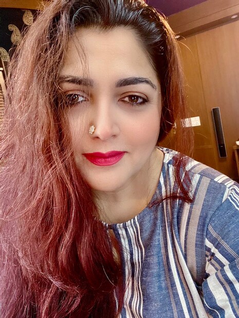 Khushbu Sundar under goes surgery for her right eye and here is the details