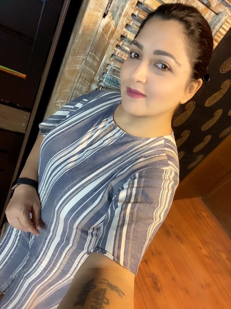 Khushbu Sundar under goes surgery for her right eye and here is the details