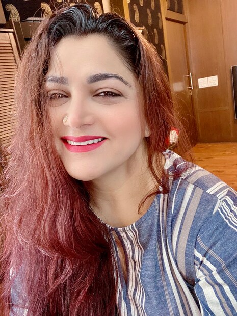 Khushbu Sundar under goes surgery for her right eye and here is the details