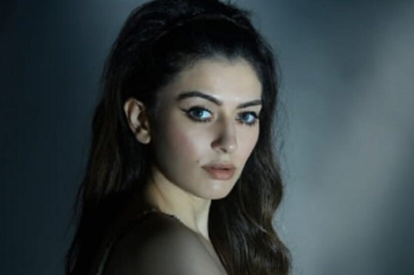 Hansika Motwani shared her stills from latest photo shoot  Hansika Motwani shared her stills from latest photo shoot