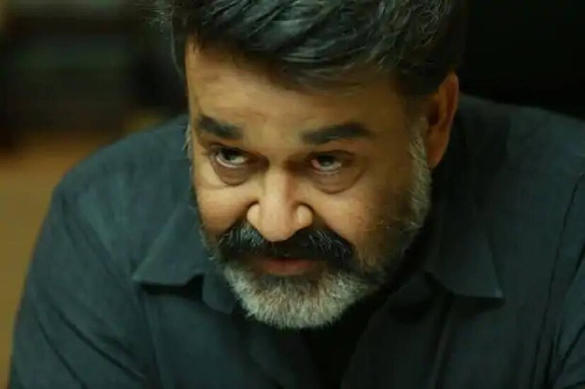  ലാലേട്ടൻ എന്ന് പ്രേക്ഷകരും ആരാധകരും സ്നേഹത്തോടെ വിളിക്കുന്ന മോഹൻലാൽ. ഈ മനോഹരമായ പേര് മോഹൻലാലിന് സമ്മാനിച്ചത് അമ്മാവനായിരുന്നു. തന്റെ പേരിന്റെ പിന്നിലെ രഹസ്യത്തെക്കുറിച്ച് മാതൃഭൂമി ഓണപ്പതിപ്പിൽ മോഹൻലാൽ എഴുതിയ ആത്മകഥാ പംക്തിയിൽ പറയുന്നു