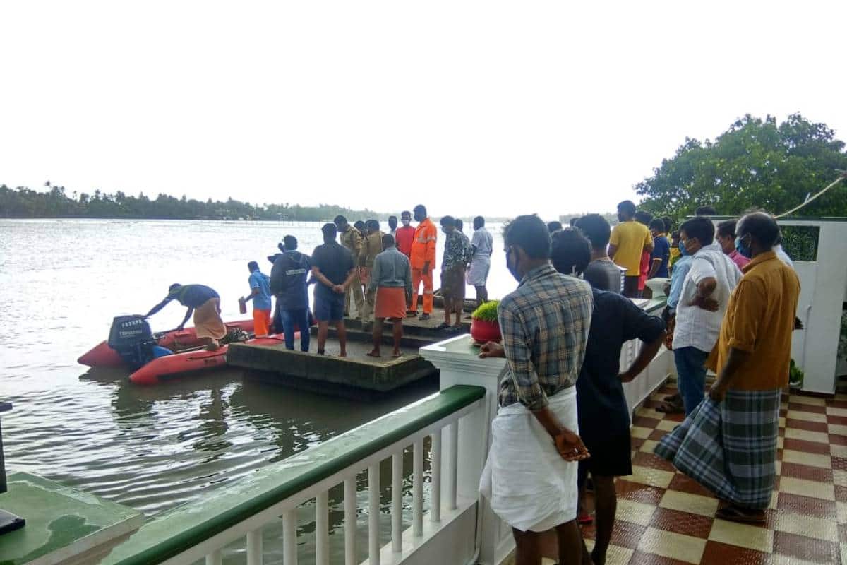 എറണാകുളം വൈപ്പിനിൽ മത്സ്യബന്ധന വള്ളം മറിഞ്ഞ് വീണ്ടും അപകടം. രാവിലെ പത്തരയോടെ പഞ്ചായത്ത് ജെട്ടിക്ക് സമീപം ആണ് അപകടം ഉണ്ടായത്. എറണാകുളം വൈപ്പിനിൽ മത്സ്യബന്ധന വള്ളം മറിഞ്ഞ് വീണ്ടും അപകടം. രാവിലെ പത്തരയോടെ പഞ്ചായത്ത് ജെട്ടിക്ക് സമീപം ആണ് അപകടം ഉണ്ടായത്.